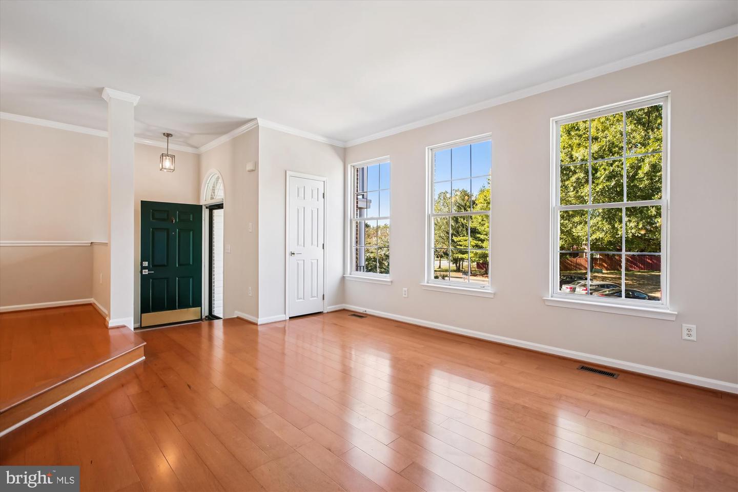 6339 DUNMAN WAY, ALEXANDRIA, Virginia 22315, 4 Bedrooms Bedrooms, ,3 BathroomsBathrooms,Residential,For sale,6339 DUNMAN WAY,VAFX2273572 MLS # VAFX2273572