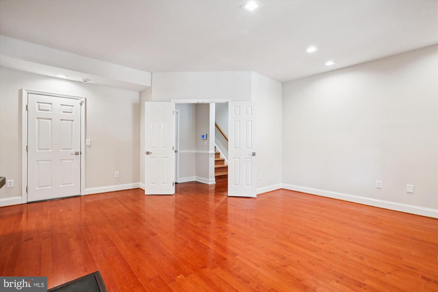 6339 DUNMAN WAY, ALEXANDRIA, Virginia 22315, 4 Bedrooms Bedrooms, ,3 BathroomsBathrooms,Residential,For sale,6339 DUNMAN WAY,VAFX2273572 MLS # VAFX2273572