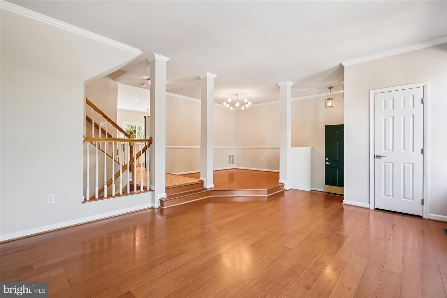 6339 DUNMAN WAY, ALEXANDRIA, Virginia 22315, 4 Bedrooms Bedrooms, ,3 BathroomsBathrooms,Residential,For sale,6339 DUNMAN WAY,VAFX2273572 MLS # VAFX2273572