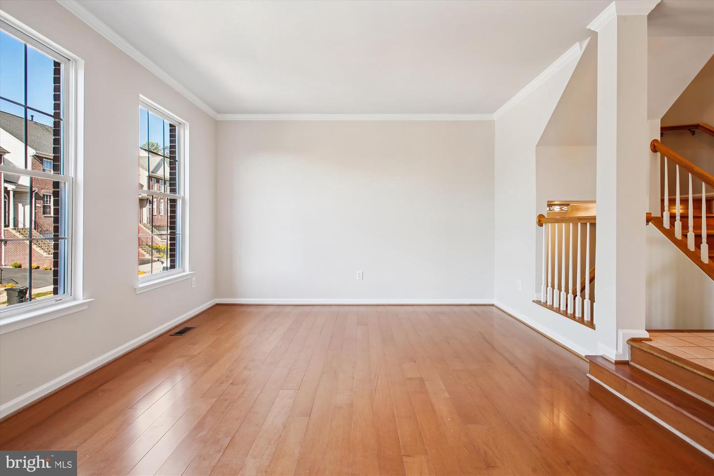 6339 DUNMAN WAY, ALEXANDRIA, Virginia 22315, 4 Bedrooms Bedrooms, ,3 BathroomsBathrooms,Residential,For sale,6339 DUNMAN WAY,VAFX2273572 MLS # VAFX2273572