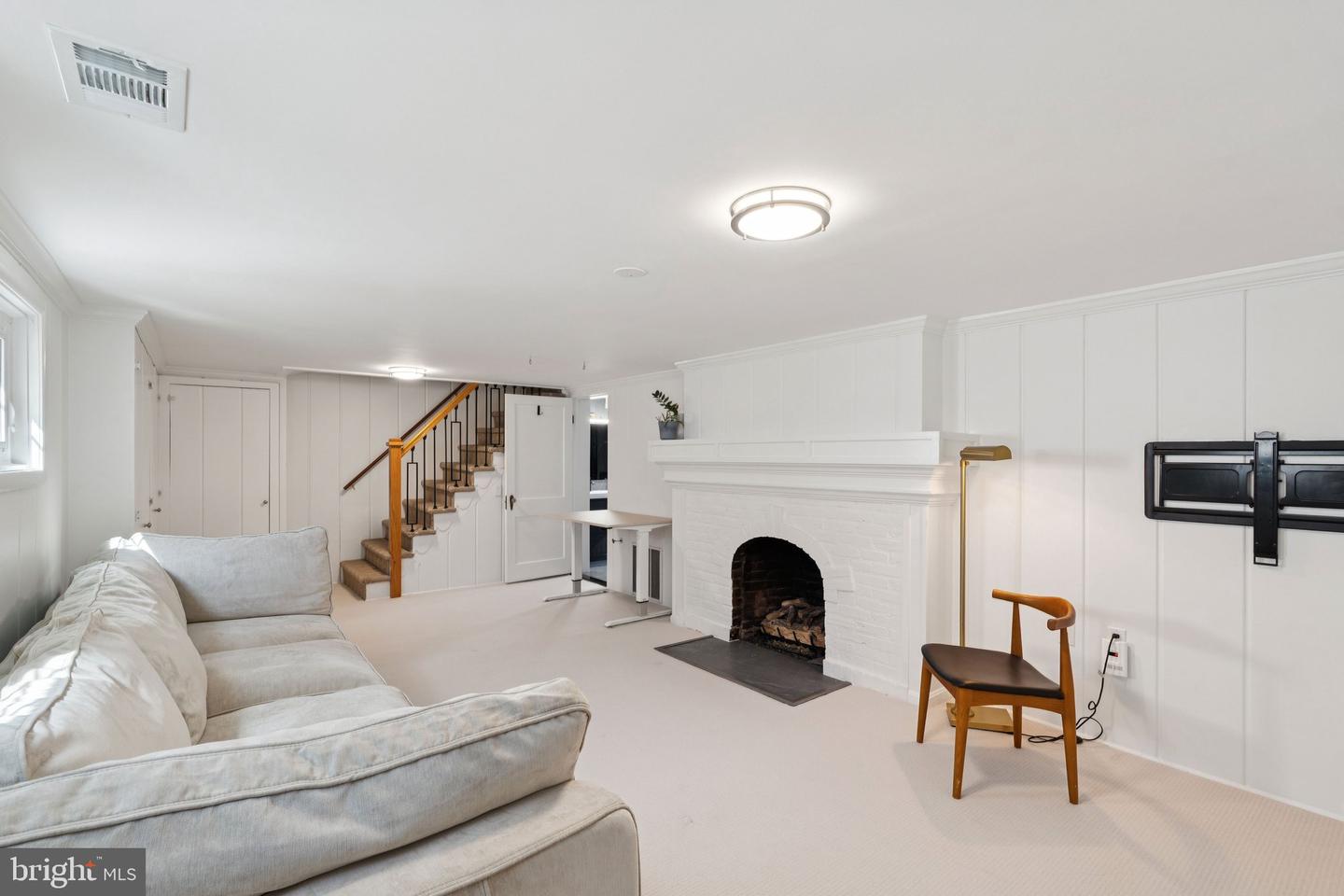 601 HILLWOOD AVE, FALLS CHURCH, Virginia 22042, 3 Bedrooms Bedrooms, ,2 BathroomsBathrooms,Residential,For sale,601 HILLWOOD AVE,VAFA2003342 MLS # VAFA2003342