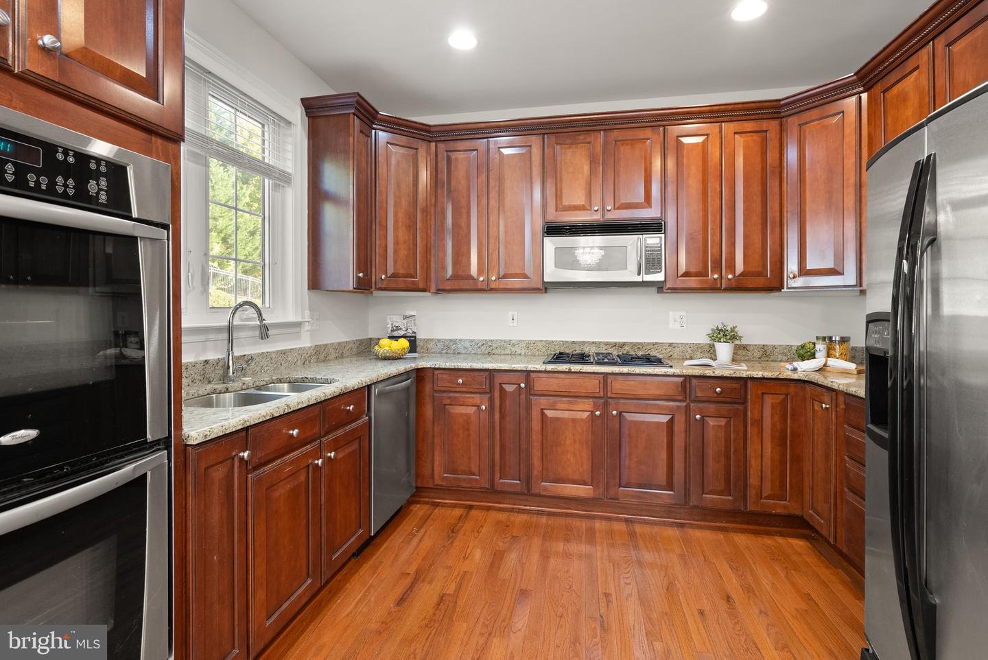4025 COLUMBIA PIKE, ARLINGTON, Virginia 22204, 3 Bedrooms Bedrooms, 6 Rooms Rooms,2 BathroomsBathrooms,Residential,For sale,4025 COLUMBIA PIKE,VAAR2064814 MLS # VAAR2064814