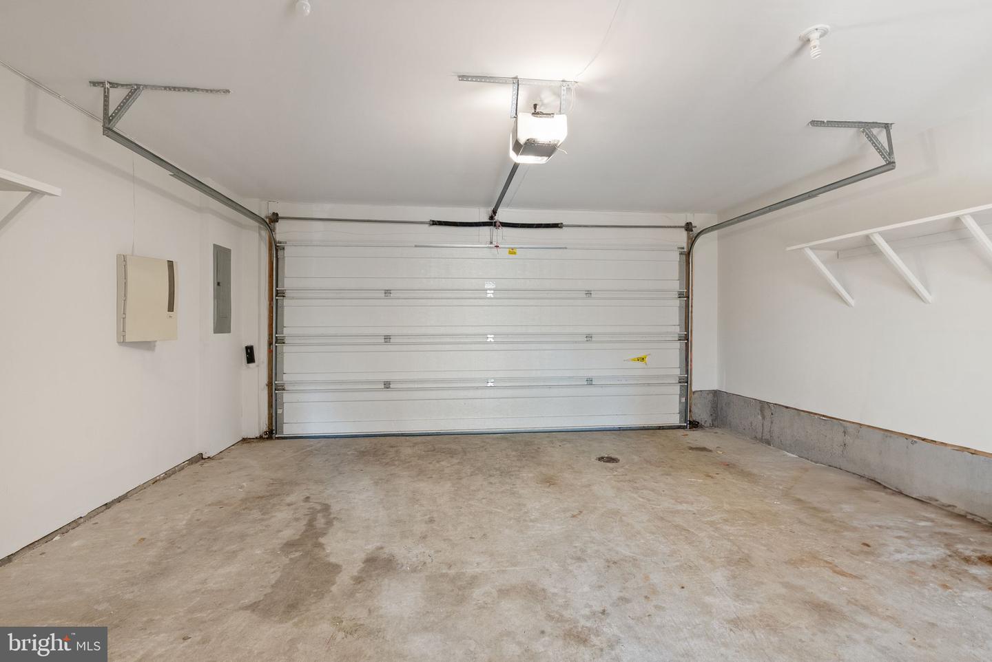 4025 COLUMBIA PIKE, ARLINGTON, Virginia 22204, 3 Bedrooms Bedrooms, 6 Rooms Rooms,2 BathroomsBathrooms,Residential,For sale,4025 COLUMBIA PIKE,VAAR2064814 MLS # VAAR2064814