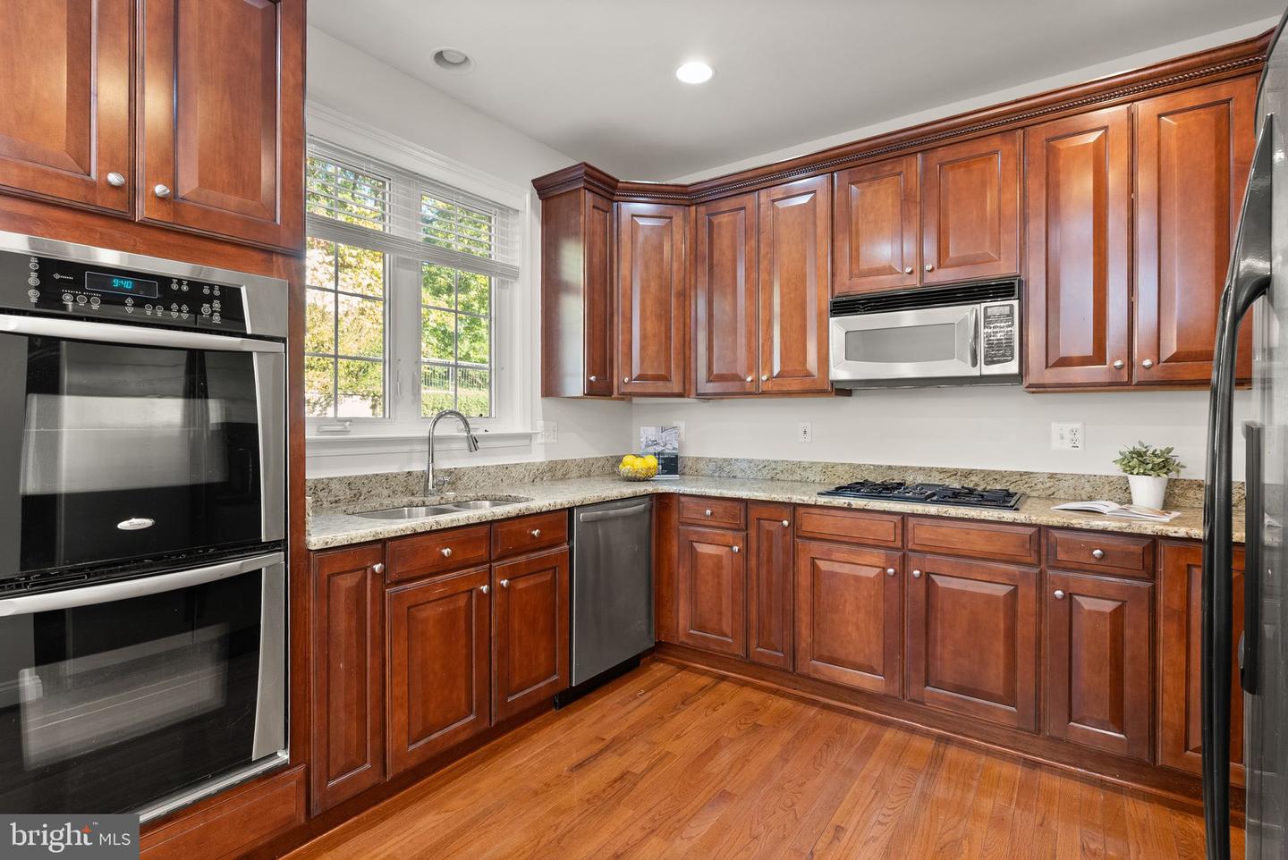 4025 COLUMBIA PIKE, ARLINGTON, Virginia 22204, 3 Bedrooms Bedrooms, 6 Rooms Rooms,2 BathroomsBathrooms,Residential,For sale,4025 COLUMBIA PIKE,VAAR2064814 MLS # VAAR2064814