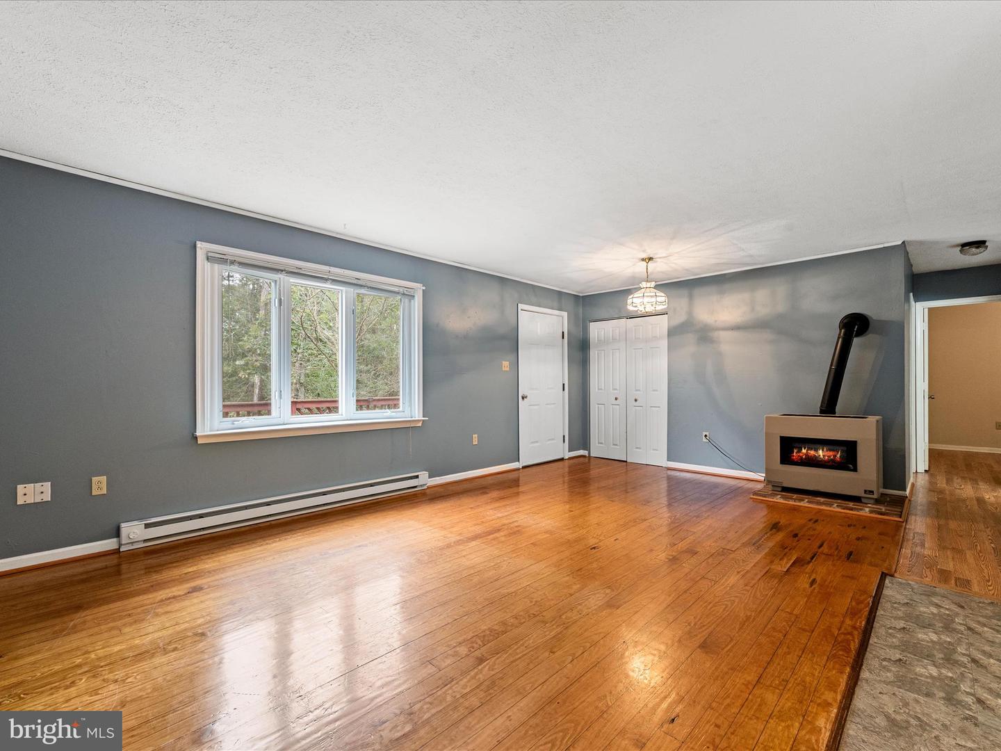 220 CHESTNUT GROVE RD, WINCHESTER, Virginia 22603, 2 Bedrooms Bedrooms, 6 Rooms Rooms,1 BathroomBathrooms,Residential,For sale,220 CHESTNUT GROVE RD,VAFV2037446 MLS # VAFV2037446