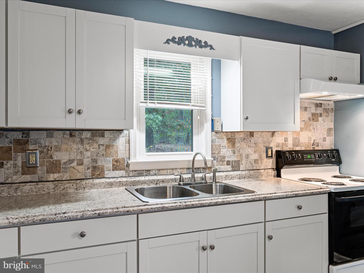220 CHESTNUT GROVE RD, WINCHESTER, Virginia 22603, 2 Bedrooms Bedrooms, 6 Rooms Rooms,1 BathroomBathrooms,Residential,For sale,220 CHESTNUT GROVE RD,VAFV2037446 MLS # VAFV2037446
