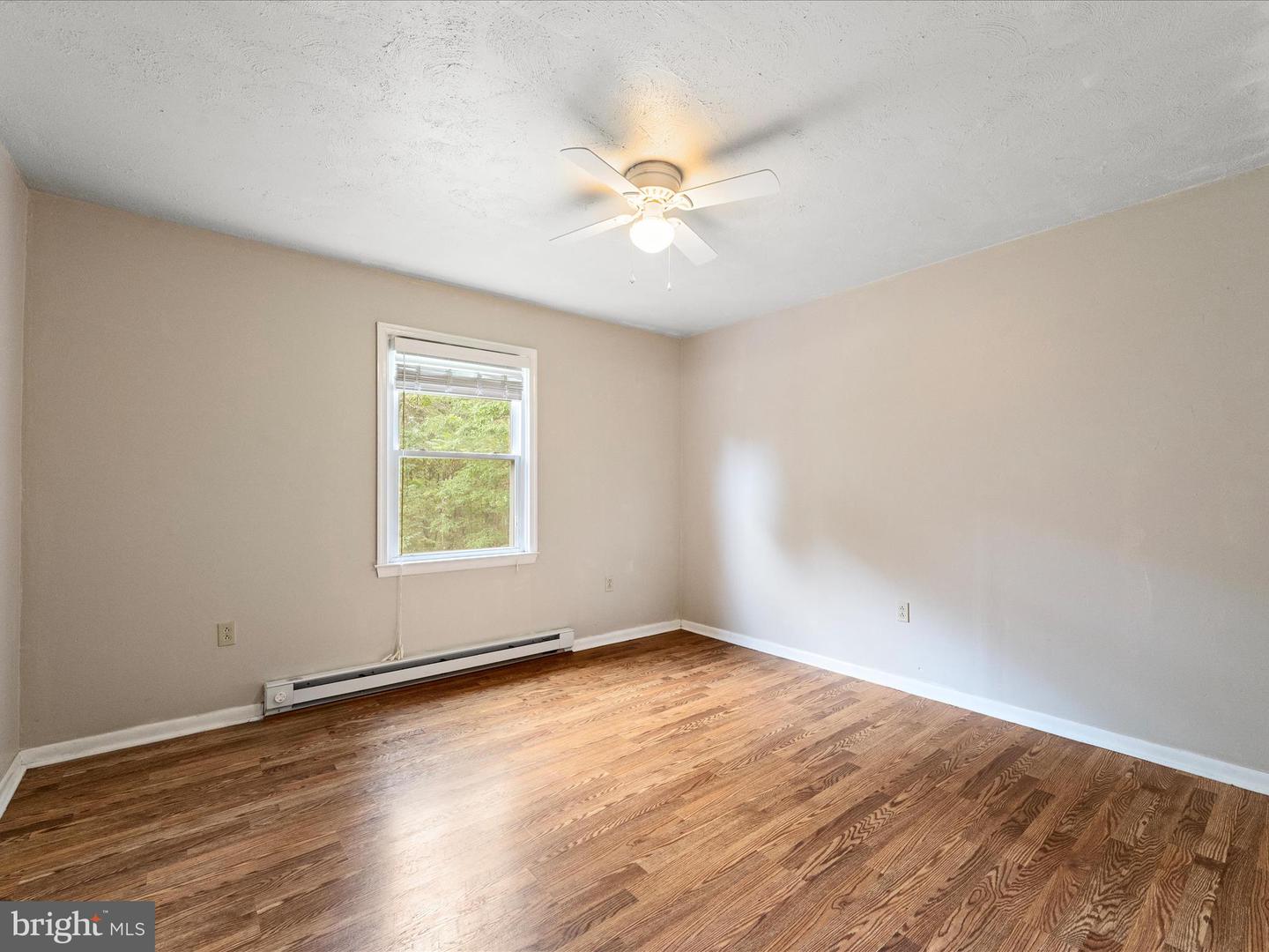 220 CHESTNUT GROVE RD, WINCHESTER, Virginia 22603, 2 Bedrooms Bedrooms, 6 Rooms Rooms,1 BathroomBathrooms,Residential,For sale,220 CHESTNUT GROVE RD,VAFV2037446 MLS # VAFV2037446