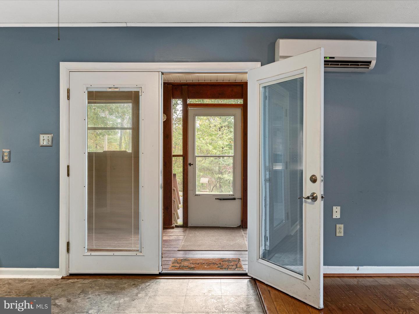 220 CHESTNUT GROVE RD, WINCHESTER, Virginia 22603, 2 Bedrooms Bedrooms, 6 Rooms Rooms,1 BathroomBathrooms,Residential,For sale,220 CHESTNUT GROVE RD,VAFV2037446 MLS # VAFV2037446