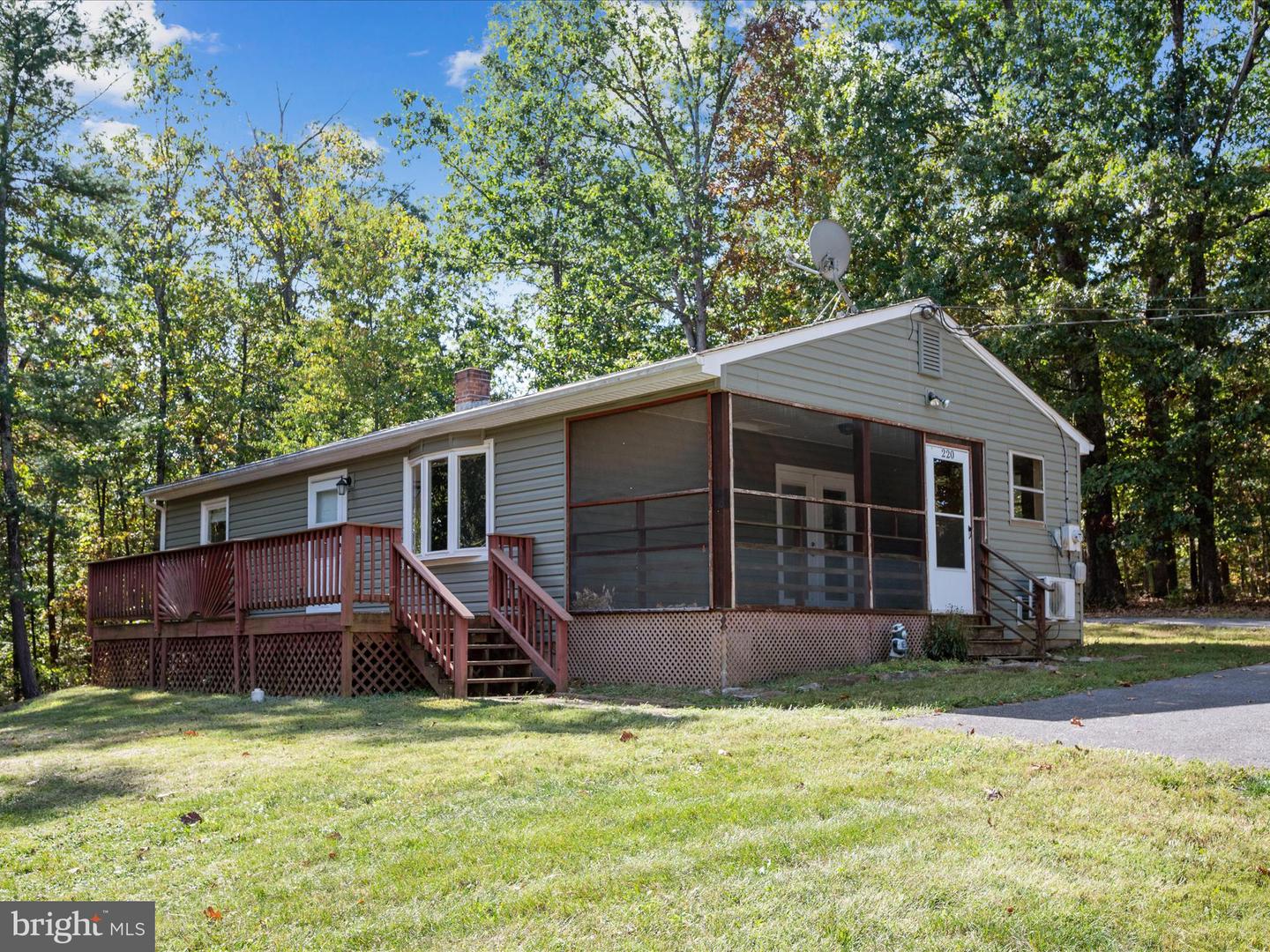 220 CHESTNUT GROVE RD, WINCHESTER, Virginia 22603, 2 Bedrooms Bedrooms, 6 Rooms Rooms,1 BathroomBathrooms,Residential,For sale,220 CHESTNUT GROVE RD,VAFV2037446 MLS # VAFV2037446