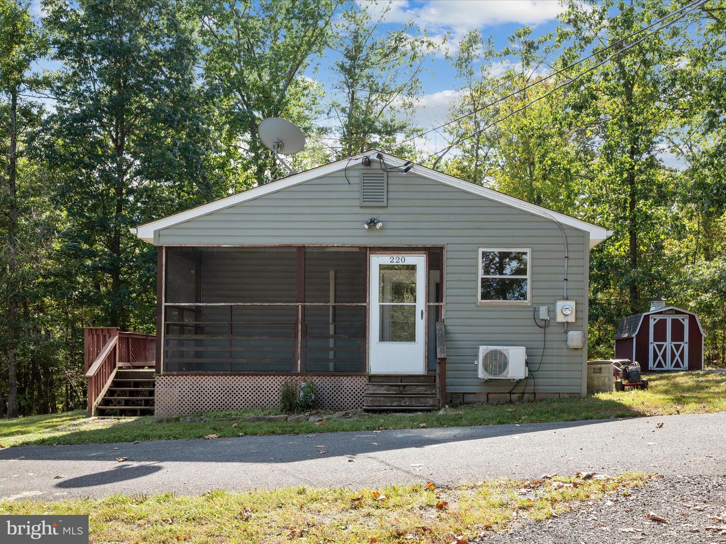 220 CHESTNUT GROVE RD, WINCHESTER, Virginia 22603, 2 Bedrooms Bedrooms, 6 Rooms Rooms,1 BathroomBathrooms,Residential,For sale,220 CHESTNUT GROVE RD,VAFV2037446 MLS # VAFV2037446
