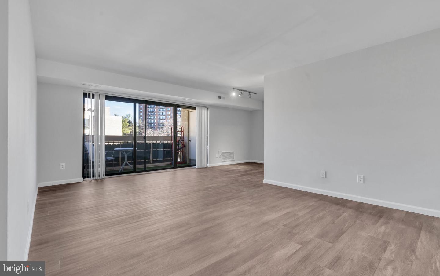 6141 LEESBURG PIKE #504, FALLS CHURCH, Virginia 22041, 1 Bedroom Bedrooms, ,1 BathroomBathrooms,Residential,For sale,6141 LEESBURG PIKE #504,VAFX2274724 MLS # VAFX2274724