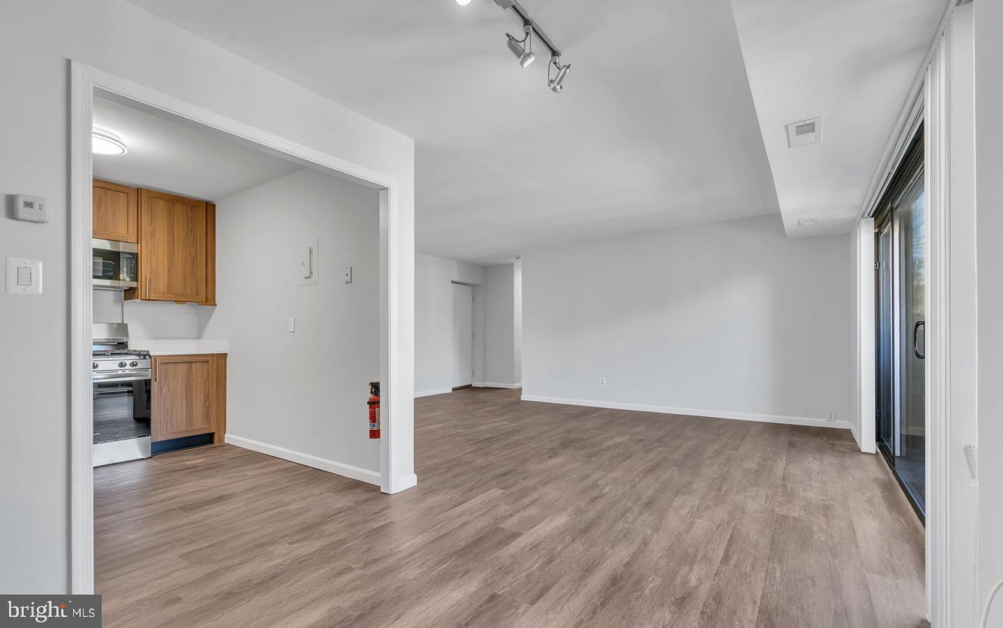 6141 LEESBURG PIKE #504, FALLS CHURCH, Virginia 22041, 1 Bedroom Bedrooms, ,1 BathroomBathrooms,Residential,For sale,6141 LEESBURG PIKE #504,VAFX2274724 MLS # VAFX2274724