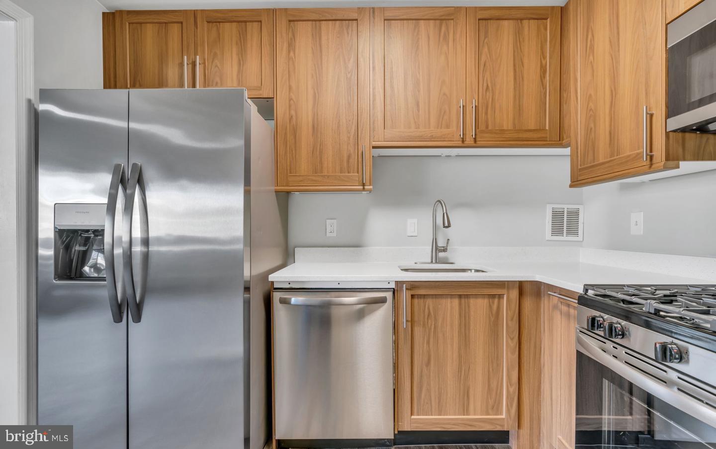 6141 LEESBURG PIKE #504, FALLS CHURCH, Virginia 22041, 1 Bedroom Bedrooms, ,1 BathroomBathrooms,Residential,For sale,6141 LEESBURG PIKE #504,VAFX2274724 MLS # VAFX2274724
