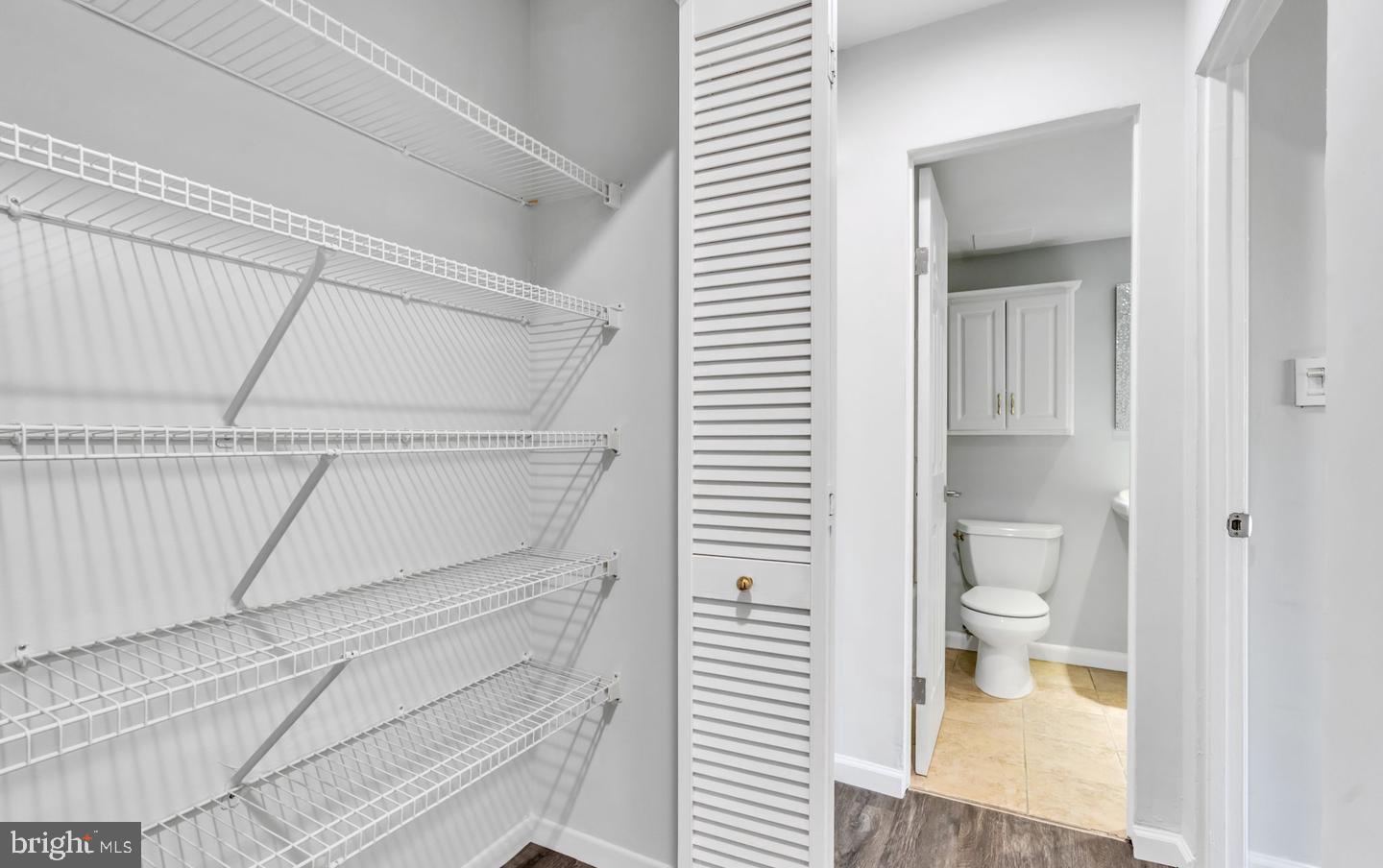 6141 LEESBURG PIKE #504, FALLS CHURCH, Virginia 22041, 1 Bedroom Bedrooms, ,1 BathroomBathrooms,Residential,For sale,6141 LEESBURG PIKE #504,VAFX2274724 MLS # VAFX2274724