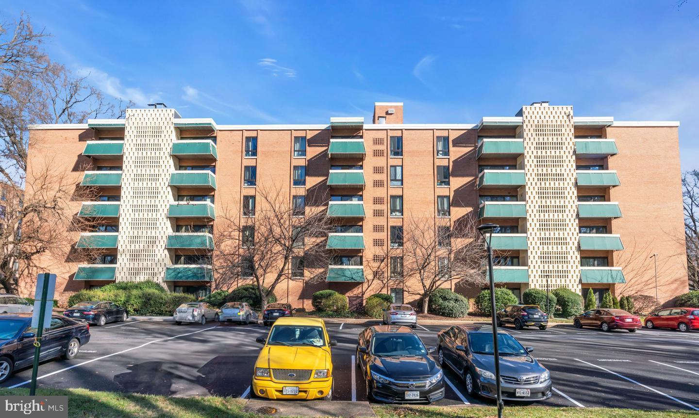 6141 LEESBURG PIKE #504, FALLS CHURCH, Virginia 22041, 1 Bedroom Bedrooms, ,1 BathroomBathrooms,Residential,For sale,6141 LEESBURG PIKE #504,VAFX2274724 MLS # VAFX2274724
