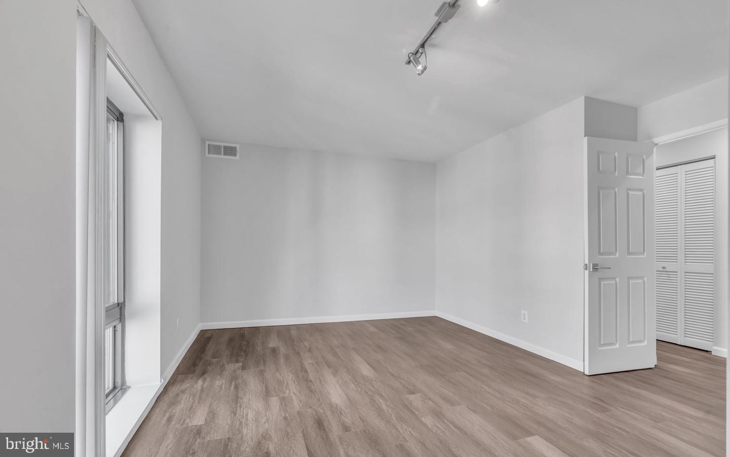 6141 LEESBURG PIKE #504, FALLS CHURCH, Virginia 22041, 1 Bedroom Bedrooms, ,1 BathroomBathrooms,Residential,For sale,6141 LEESBURG PIKE #504,VAFX2274724 MLS # VAFX2274724