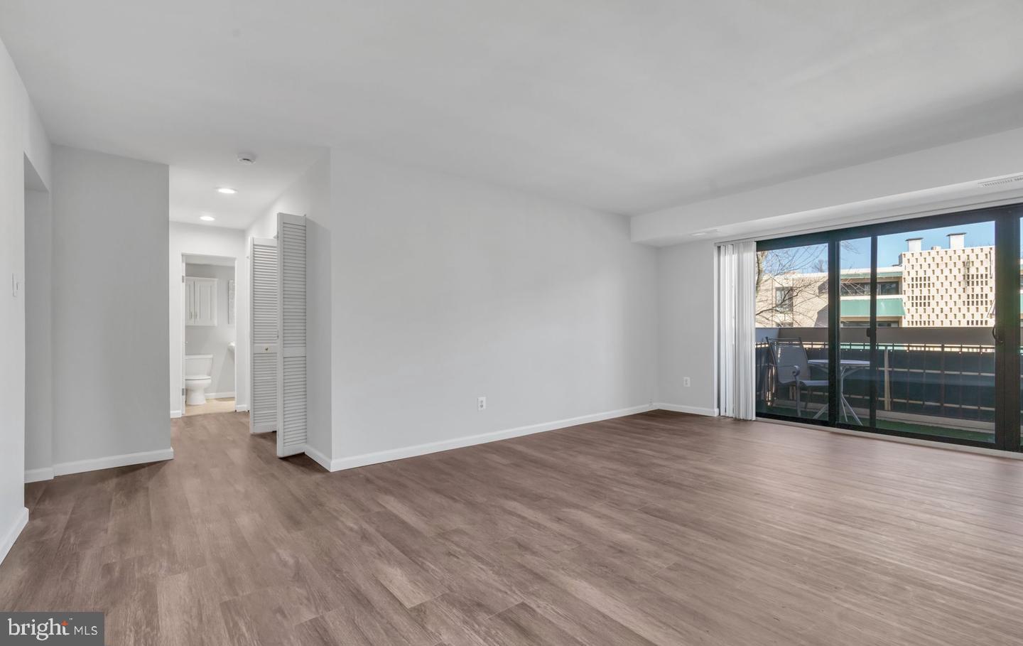 6141 LEESBURG PIKE #504, FALLS CHURCH, Virginia 22041, 1 Bedroom Bedrooms, ,1 BathroomBathrooms,Residential,For sale,6141 LEESBURG PIKE #504,VAFX2274724 MLS # VAFX2274724