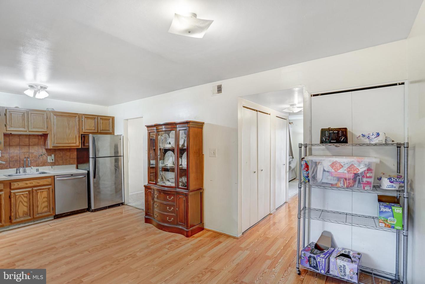 1127 SHANNON PL, HERNDON, Virginia 20170, 3 Bedrooms Bedrooms, ,2 BathroomsBathrooms,Residential,For sale,1127 SHANNON PL,VAFX2274792 MLS # VAFX2274792