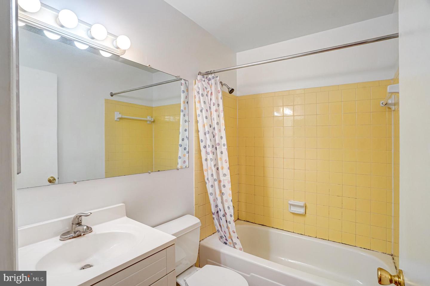 1127 SHANNON PL, HERNDON, Virginia 20170, 3 Bedrooms Bedrooms, ,2 BathroomsBathrooms,Residential,For sale,1127 SHANNON PL,VAFX2274792 MLS # VAFX2274792