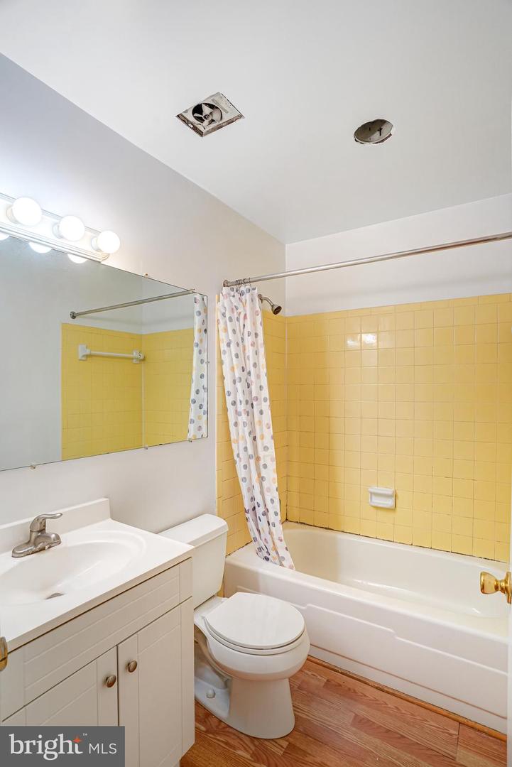 1127 SHANNON PL, HERNDON, Virginia 20170, 3 Bedrooms Bedrooms, ,2 BathroomsBathrooms,Residential,For sale,1127 SHANNON PL,VAFX2274792 MLS # VAFX2274792