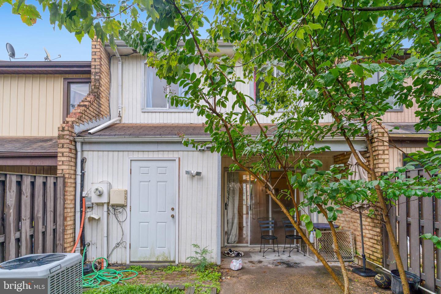 1127 SHANNON PL, HERNDON, Virginia 20170, 3 Bedrooms Bedrooms, ,2 BathroomsBathrooms,Residential,For sale,1127 SHANNON PL,VAFX2274792 MLS # VAFX2274792