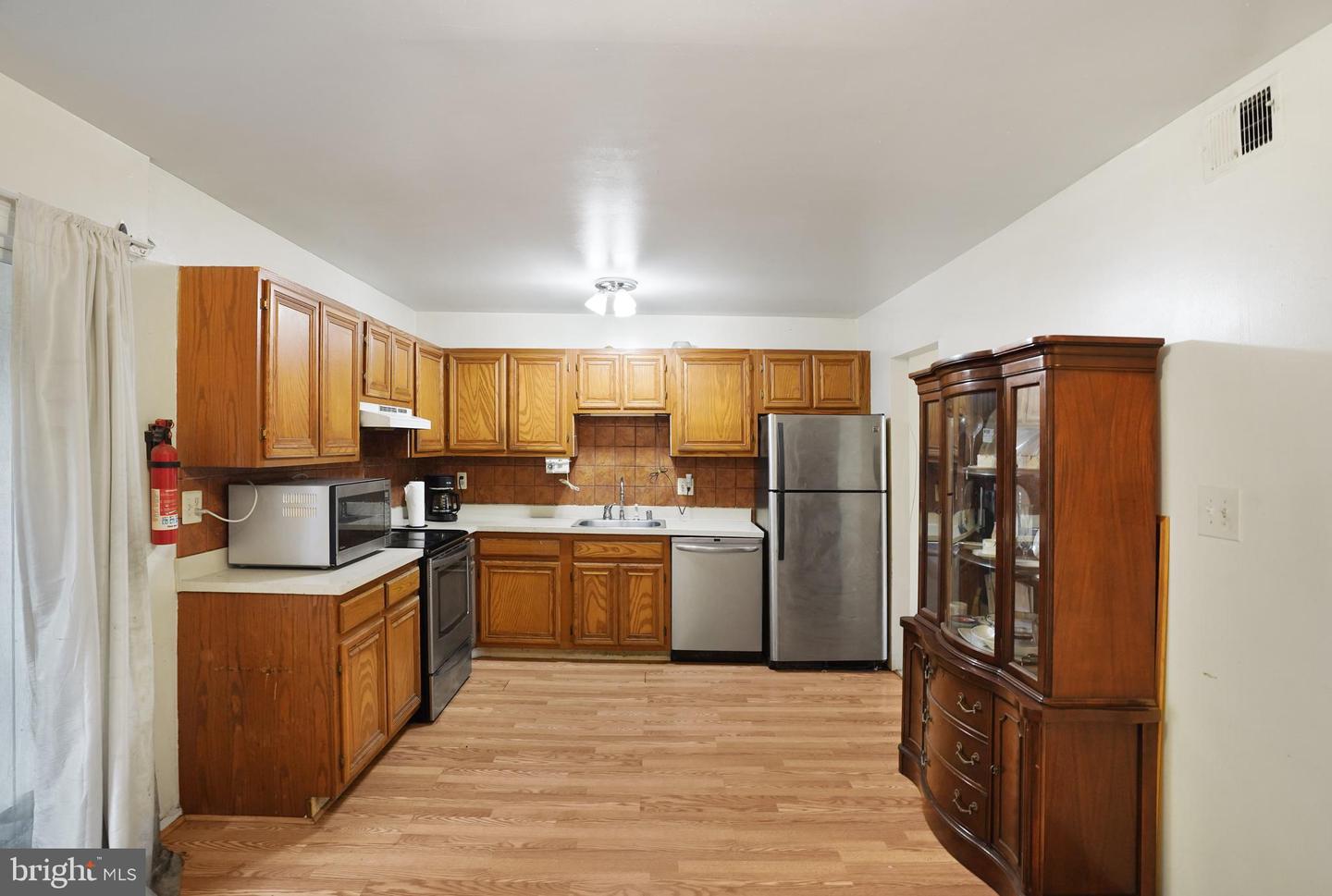 1127 SHANNON PL, HERNDON, Virginia 20170, 3 Bedrooms Bedrooms, ,2 BathroomsBathrooms,Residential,For sale,1127 SHANNON PL,VAFX2274792 MLS # VAFX2274792