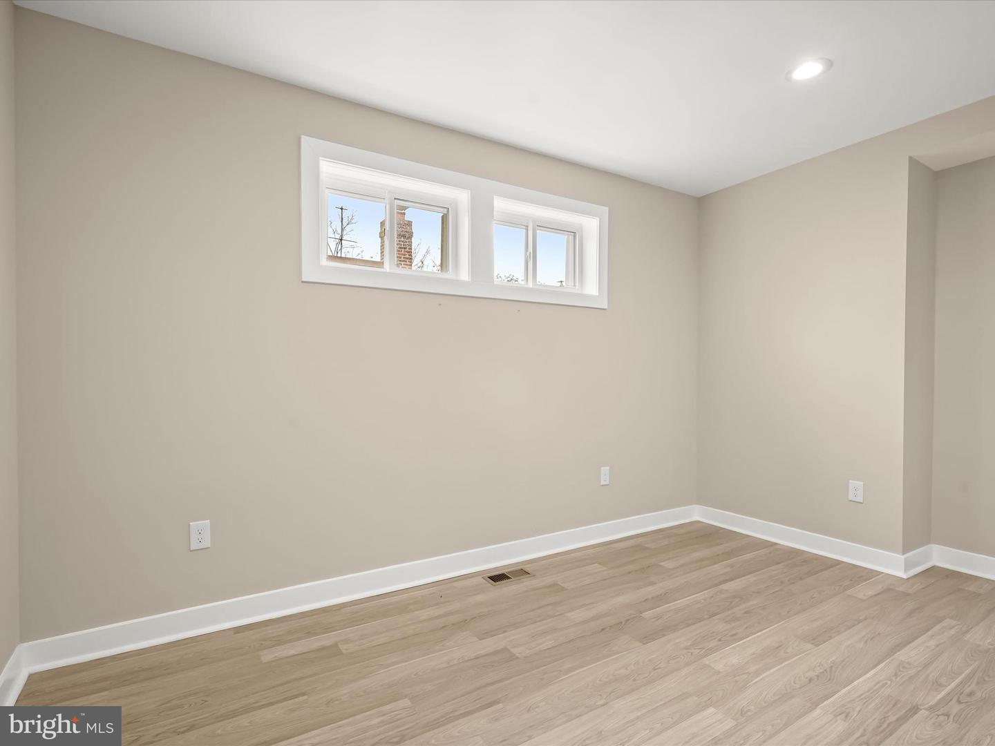 5728 8TH ST NW, WASHINGTON, District Of Columbia 20011, 3 Bedrooms Bedrooms, ,3 BathroomsBathrooms,Residential,For sale,5728 8TH ST NW,DCDC2227494 MLS # DCDC2227494