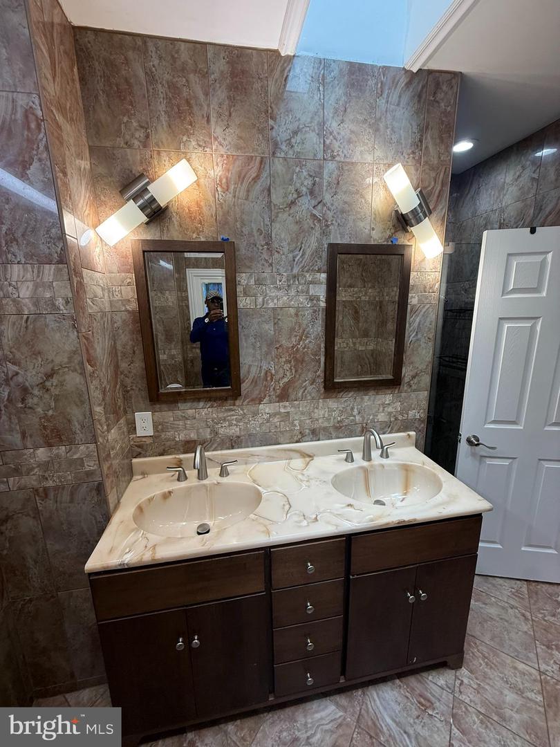 5405 BROOKLAND RD, ALEXANDRIA, Virginia 22310, 4 Bedrooms Bedrooms, ,2 BathroomsBathrooms,Residential,For sale,5405 BROOKLAND RD,VAFX2274928 MLS # VAFX2274928