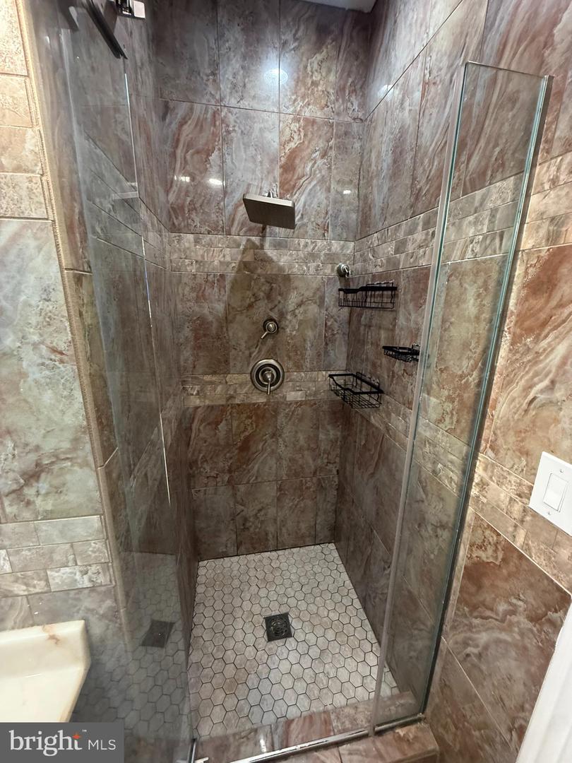 5405 BROOKLAND RD, ALEXANDRIA, Virginia 22310, 4 Bedrooms Bedrooms, ,2 BathroomsBathrooms,Residential,For sale,5405 BROOKLAND RD,VAFX2274928 MLS # VAFX2274928