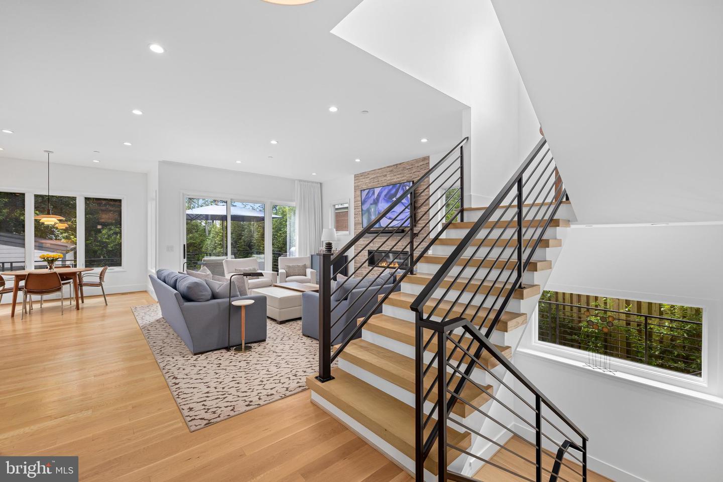 5624 SHERIER PL NW, WASHINGTON, District Of Columbia 20016, 6 Bedrooms Bedrooms, ,5 BathroomsBathrooms,Residential,For sale,5624 SHERIER PL NW,DCDC2227500 MLS # DCDC2227500