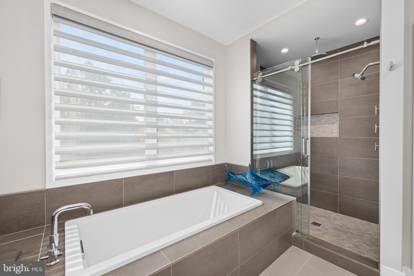 5624 SHERIER PL NW, WASHINGTON, District Of Columbia 20016, 6 Bedrooms Bedrooms, ,5 BathroomsBathrooms,Residential,For sale,5624 SHERIER PL NW,DCDC2227500 MLS # DCDC2227500