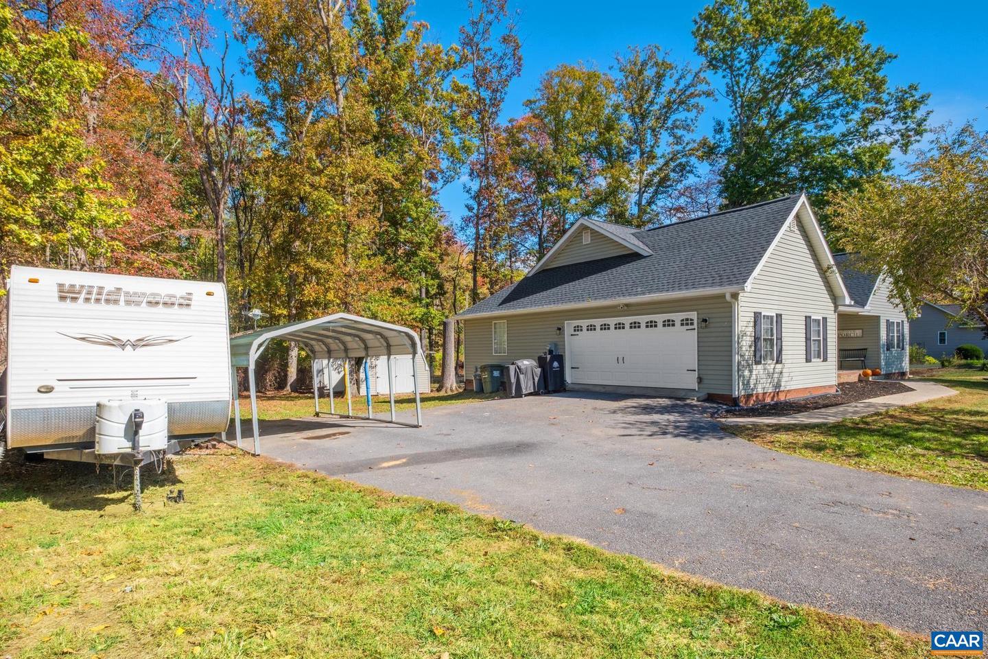 1196 HOWARDSVILLE TPKE, STUARTS DRAFT, Virginia 24477, 3 Bedrooms Bedrooms, ,2 BathroomsBathrooms,Residential,For sale,1196 HOWARDSVILLE TPKE,670119 MLS # 670119