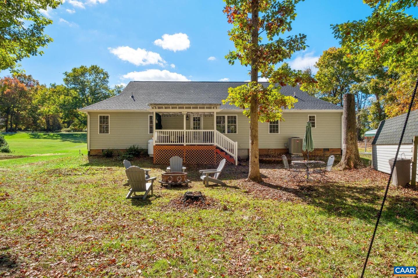 1196 HOWARDSVILLE TPKE, STUARTS DRAFT, Virginia 24477, 3 Bedrooms Bedrooms, ,2 BathroomsBathrooms,Residential,For sale,1196 HOWARDSVILLE TPKE,670119 MLS # 670119