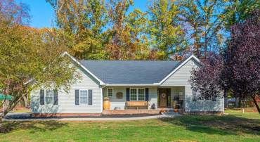 1196 HOWARDSVILLE TPKE, STUARTS DRAFT, Virginia 24477, 3 Bedrooms Bedrooms, ,2 BathroomsBathrooms,Residential,For sale,1196 HOWARDSVILLE TPKE,670119 MLS # 670119