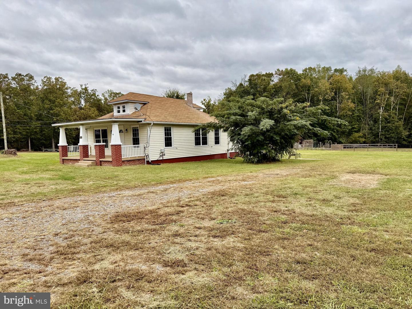 722 HARTWOOD RD, FREDERICKSBURG, Virginia 22406, 2 Bedrooms Bedrooms, ,2 BathroomsBathrooms,Residential,For sale,722 HARTWOOD RD,VAST2043582 MLS # VAST2043582