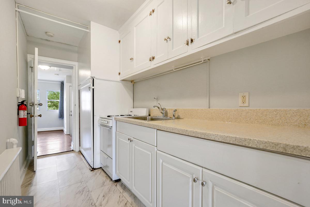330 20TH ST NE, WASHINGTON, District Of Columbia 20002, 3 Bedrooms Bedrooms, ,2 BathroomsBathrooms,Residential,For sale,330 20TH ST NE,DCDC2227556 MLS # DCDC2227556
