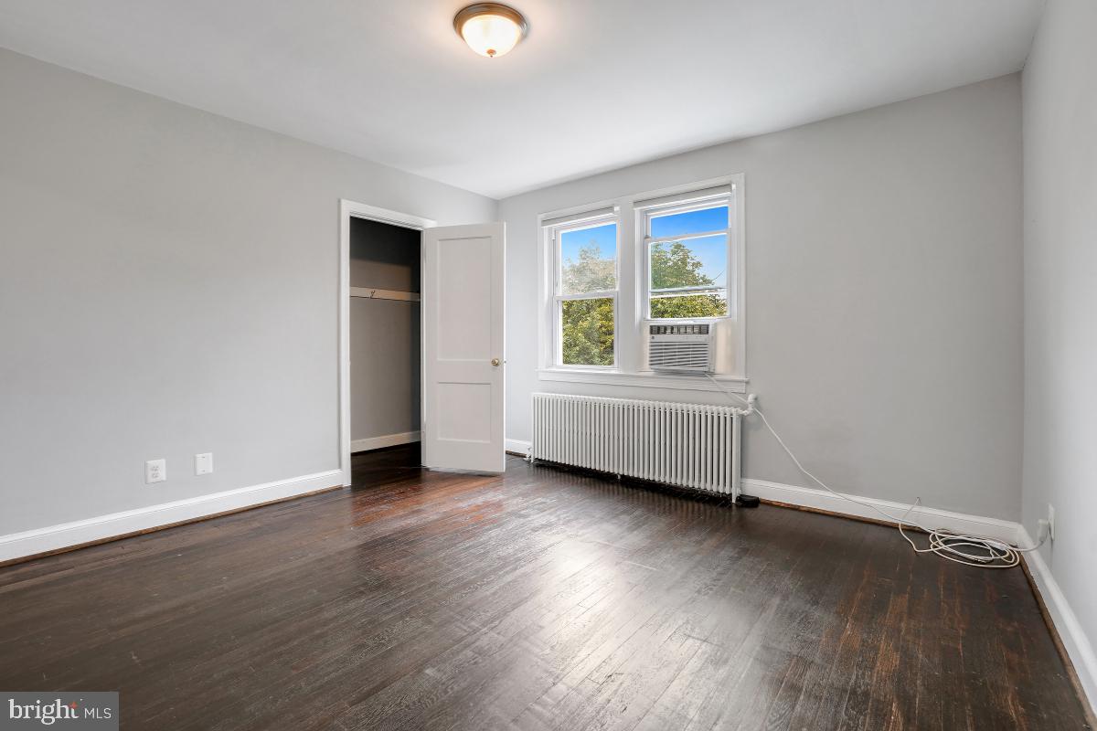 330 20TH ST NE, WASHINGTON, District Of Columbia 20002, 3 Bedrooms Bedrooms, ,2 BathroomsBathrooms,Residential,For sale,330 20TH ST NE,DCDC2227556 MLS # DCDC2227556