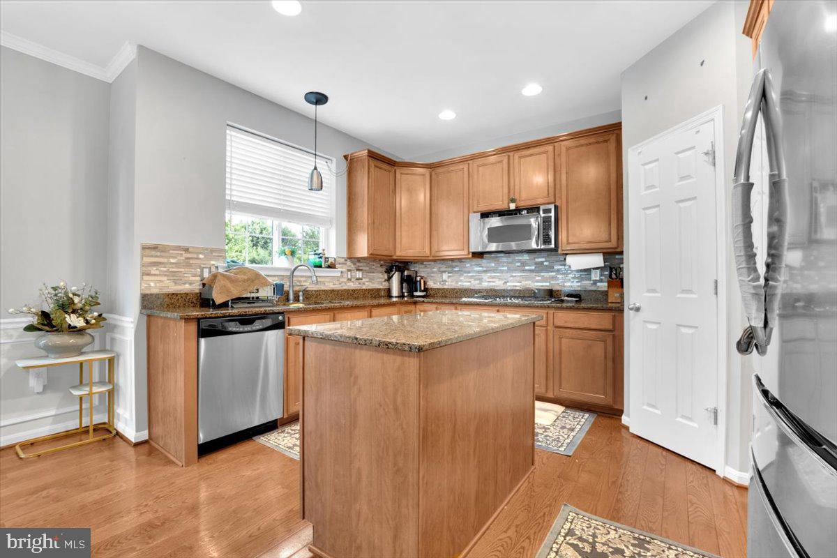 5554 BARNES LN, WOODBRIDGE, Virginia 22193, 5 Bedrooms Bedrooms, ,3 BathroomsBathrooms,Residential,For sale,5554 BARNES LN,VAPW2106204 MLS # VAPW2106204