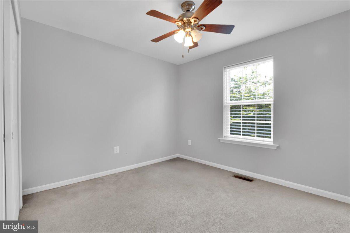 5554 BARNES LN, WOODBRIDGE, Virginia 22193, 5 Bedrooms Bedrooms, ,3 BathroomsBathrooms,Residential,For sale,5554 BARNES LN,VAPW2106204 MLS # VAPW2106204