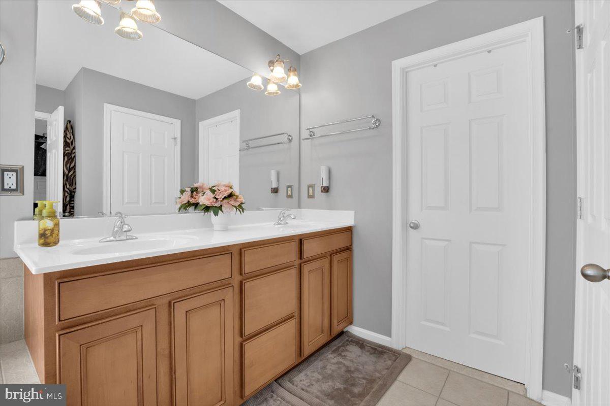 5554 BARNES LN, WOODBRIDGE, Virginia 22193, 5 Bedrooms Bedrooms, ,3 BathroomsBathrooms,Residential,For sale,5554 BARNES LN,VAPW2106204 MLS # VAPW2106204