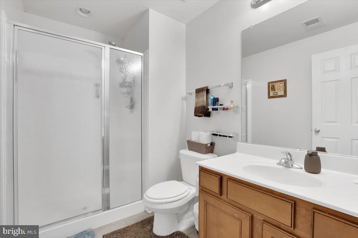 5554 BARNES LN, WOODBRIDGE, Virginia 22193, 5 Bedrooms Bedrooms, ,3 BathroomsBathrooms,Residential,For sale,5554 BARNES LN,VAPW2106204 MLS # VAPW2106204