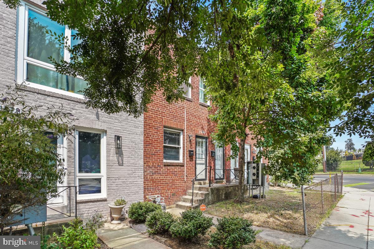 1280 16TH ST NE, WASHINGTON, District Of Columbia 20002, 2 Bedrooms Bedrooms, ,2 BathroomsBathrooms,Residential,For sale,1280 16TH ST NE,DCDC2227564 MLS # DCDC2227564