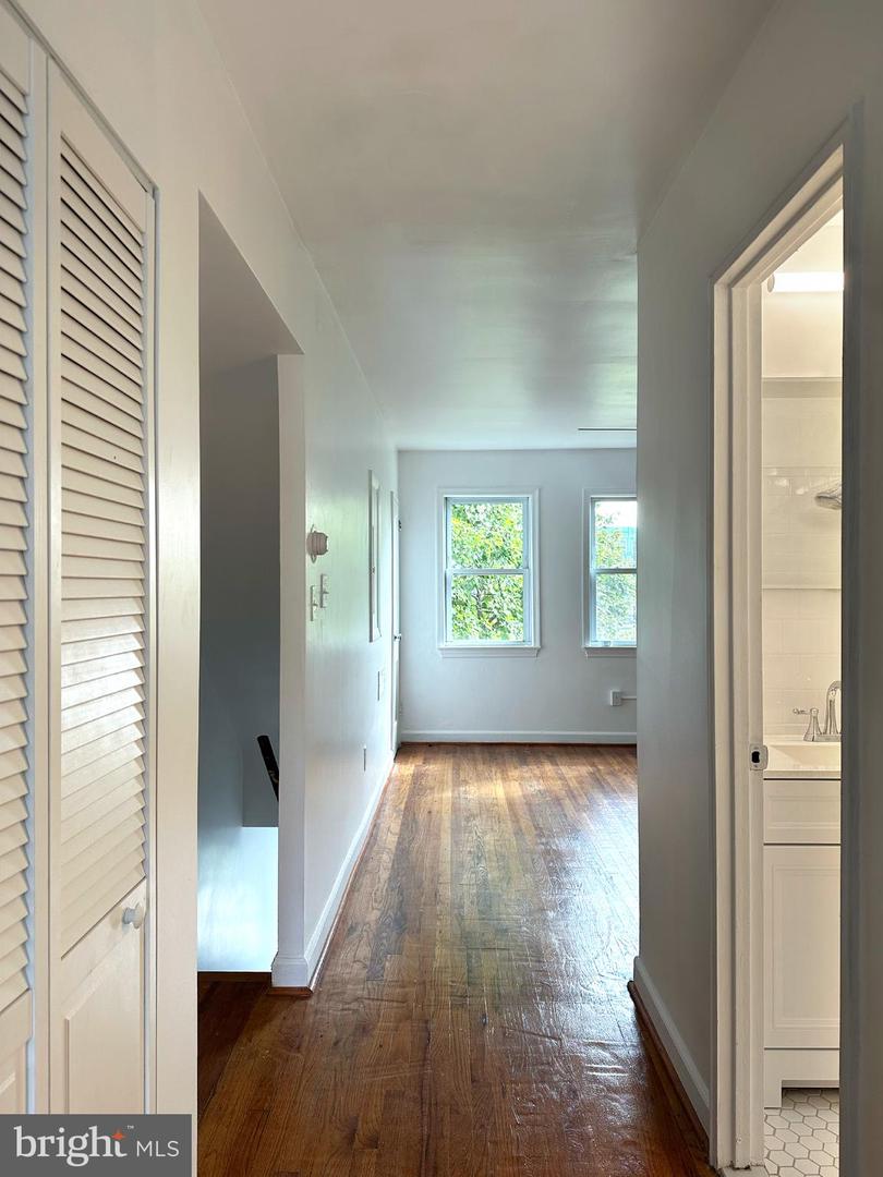 1280 16TH ST NE, WASHINGTON, District Of Columbia 20002, 2 Bedrooms Bedrooms, ,2 BathroomsBathrooms,Residential,For sale,1280 16TH ST NE,DCDC2227564 MLS # DCDC2227564