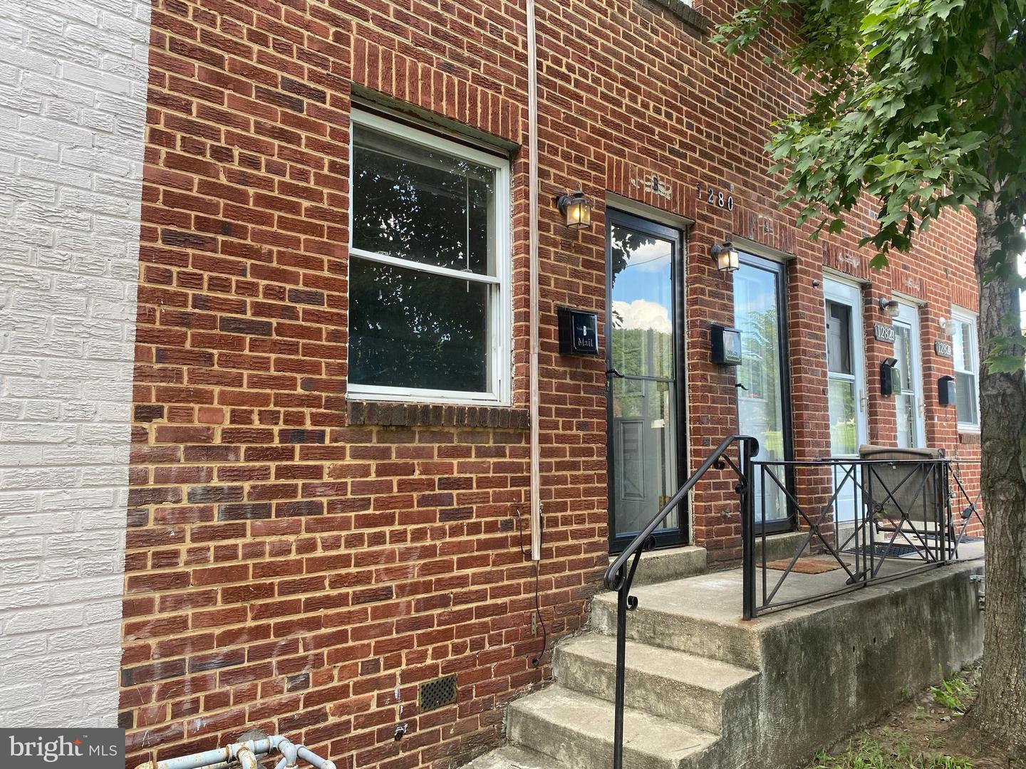 1280 16TH ST NE, WASHINGTON, District Of Columbia 20002, 2 Bedrooms Bedrooms, ,2 BathroomsBathrooms,Residential,For sale,1280 16TH ST NE,DCDC2227564 MLS # DCDC2227564