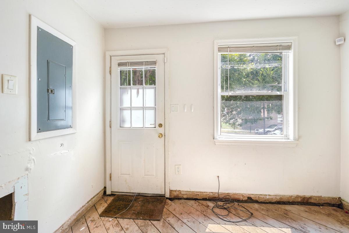1280 16TH ST NE, WASHINGTON, District Of Columbia 20002, 2 Bedrooms Bedrooms, ,2 BathroomsBathrooms,Residential,For sale,1280 16TH ST NE,DCDC2227564 MLS # DCDC2227564