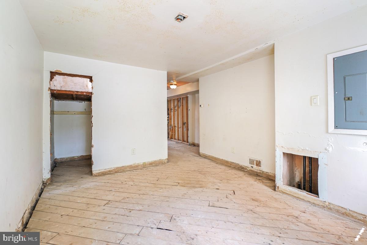 1280 16TH ST NE, WASHINGTON, District Of Columbia 20002, 2 Bedrooms Bedrooms, ,2 BathroomsBathrooms,Residential,For sale,1280 16TH ST NE,DCDC2227564 MLS # DCDC2227564