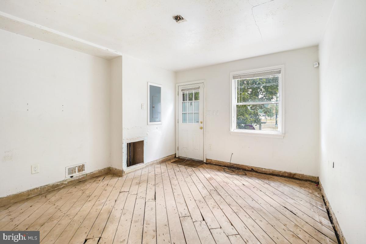 1280 16TH ST NE, WASHINGTON, District Of Columbia 20002, 2 Bedrooms Bedrooms, ,2 BathroomsBathrooms,Residential,For sale,1280 16TH ST NE,DCDC2227564 MLS # DCDC2227564