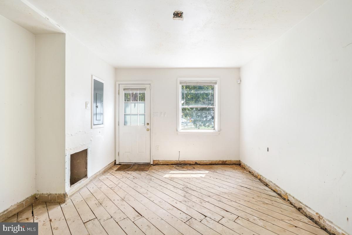 1280 16TH ST NE, WASHINGTON, District Of Columbia 20002, 2 Bedrooms Bedrooms, ,2 BathroomsBathrooms,Residential,For sale,1280 16TH ST NE,DCDC2227564 MLS # DCDC2227564