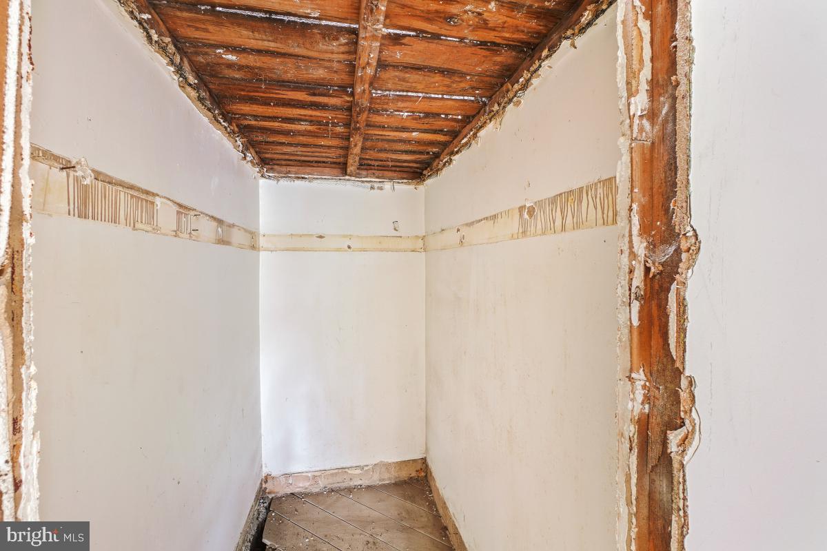 1280 16TH ST NE, WASHINGTON, District Of Columbia 20002, 2 Bedrooms Bedrooms, ,2 BathroomsBathrooms,Residential,For sale,1280 16TH ST NE,DCDC2227564 MLS # DCDC2227564