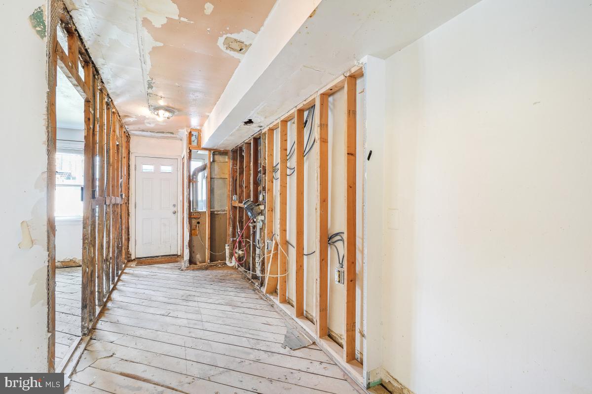 1280 16TH ST NE, WASHINGTON, District Of Columbia 20002, 2 Bedrooms Bedrooms, ,2 BathroomsBathrooms,Residential,For sale,1280 16TH ST NE,DCDC2227564 MLS # DCDC2227564
